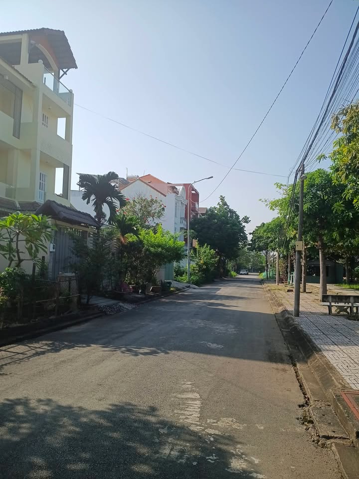 Nhà cho thuê 4 tầng Phước Long A 90m² giá 400 triệu/năm - Gần công viên xanh mát!