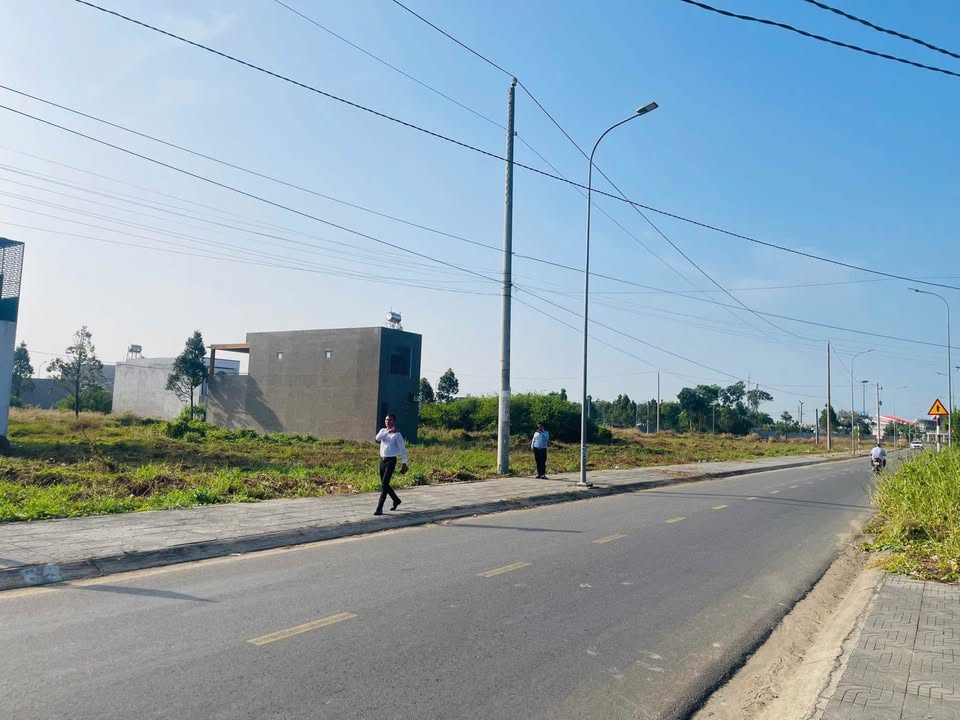 Đất thổ cư mặt tiền Hồ Tri Tân, Bà Rịa 106,5m² giá 2 tỷ - Cơ hội đầu tư tuyệt vời!