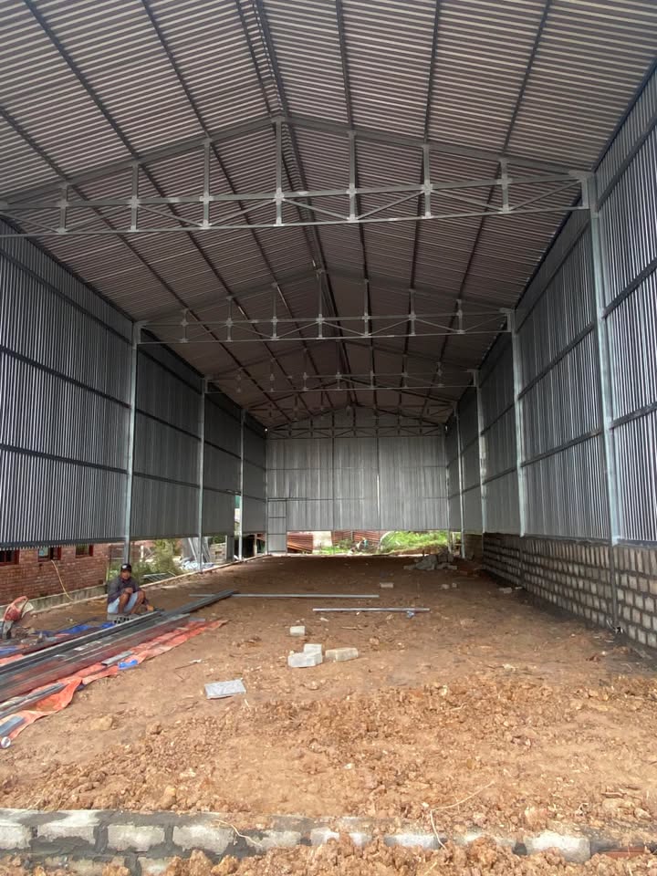 Cho thuê kho xưởng mặt tiền Võ Văn Kiệt 300m² - Kho mới, giá tốt!