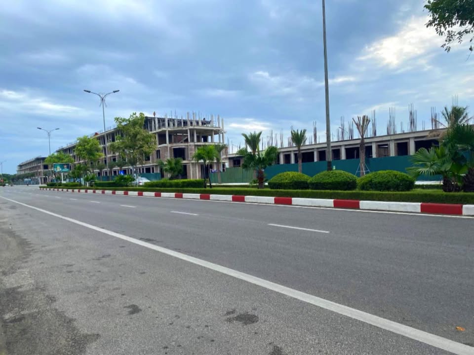 FrontHouse đường Hàm Nghi, TP Hà Tĩnh 200m² giá 19 tỷ - Vị trí đắc địa, chính chủ bán gấp!