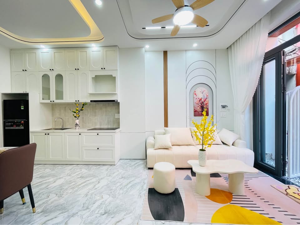 Nhà mới 2 tầng Hoàng Diệu, Hải Châu, Đà Nẵng 52m² giá 4 tỷ - Thiết kế hiện đại, vị trí trung tâm!