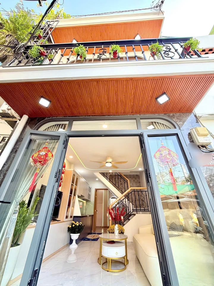 Nhà mới Hoàng Hoa Thám, Tân Bình 30m² giá 5.28 tỷ - Full nội thất, xe tải vào tận nơi!