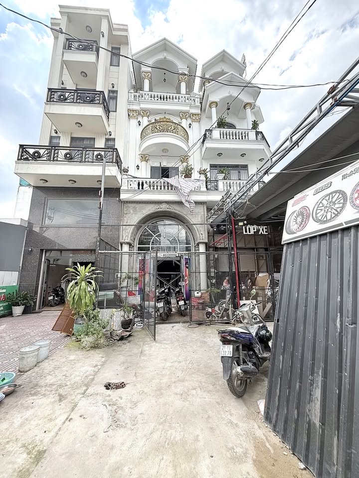 Nhà góc 2 mặt tiền Lê Đức Thọ, 112m² giá 14.1 tỷ - Cơ hội kinh doanh đỉnh cao!