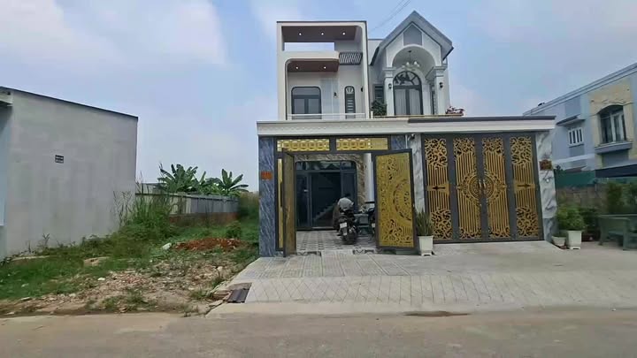 Nhà phố mới xây 100m² tại Xã Mỹ Hạnh Nam, Đức Hòa - Giá 3.1 tỷ, chính chủ bán gấp!