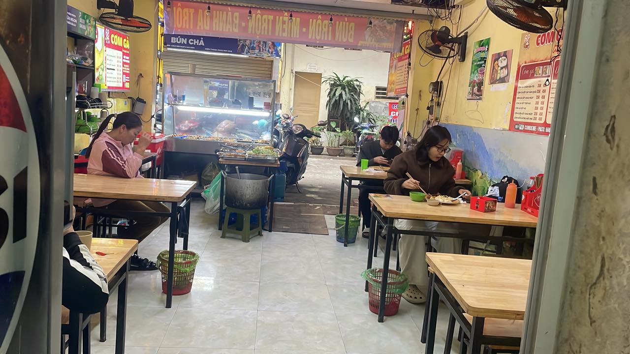 Cửa hàng cho thuê Phố Quan Nhân 50m² giá 13 triệu - Kinh doanh hàng ăn thuận lợi!