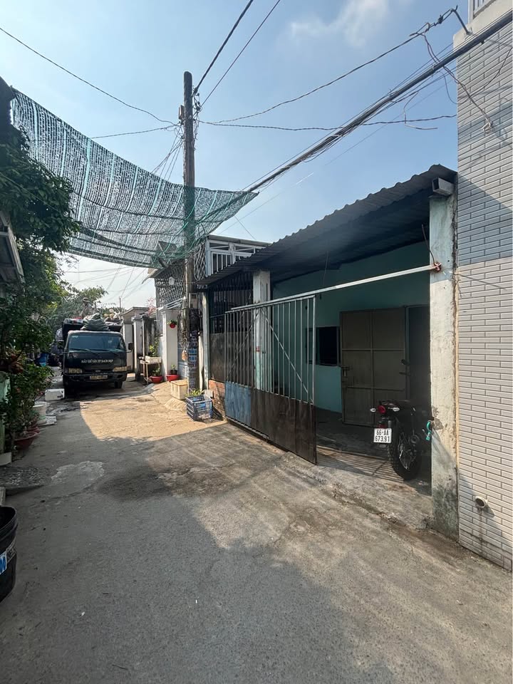 Nhà bán quận Hóc Môn 110m² giá 3.55 tỷ - Cơ hội đầu tư tuyệt vời!