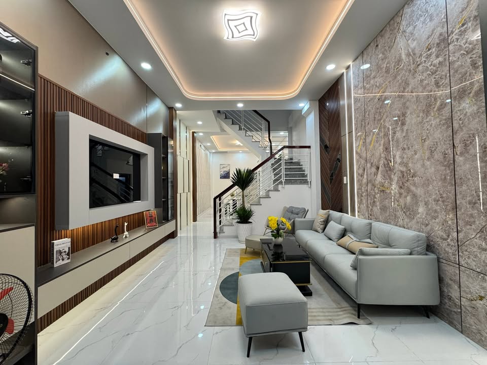 Nhà 4x14m Lê Văn Khương, Q12, giá 5.85 tỷ - Nhà đẹp, full nội thất!