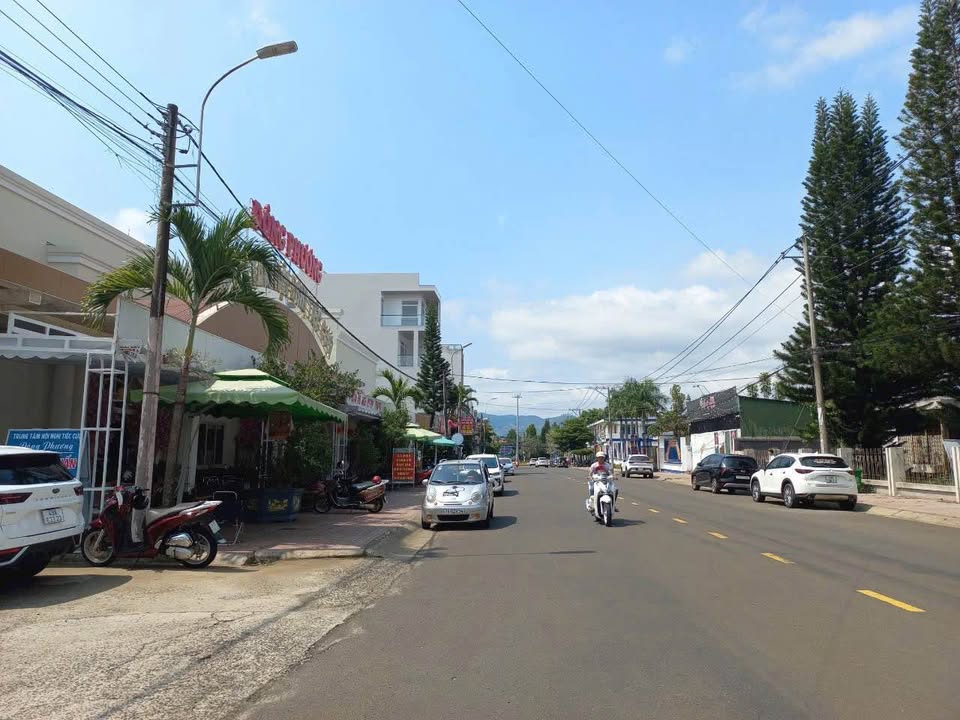 Đất mặt tiền Quang Trung Bảo Lộc 180m² giá 9.3 tỷ - Đầu tư sinh lời ngay!