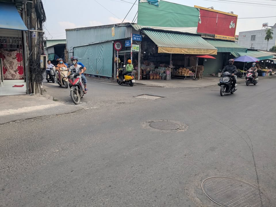 Nhà mặt tiền đường Chợ Kinh, Quận Bình Tân, 98m², giá 5 tỷ - Kinh doanh sinh lời ngay!