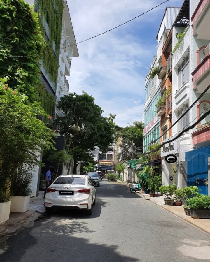 Nhà phố Nguyễn Tiểu La, P.8 Q.10, 27.7m², giá 7.5 tỷ - An ninh và tiện nghi tối đa!