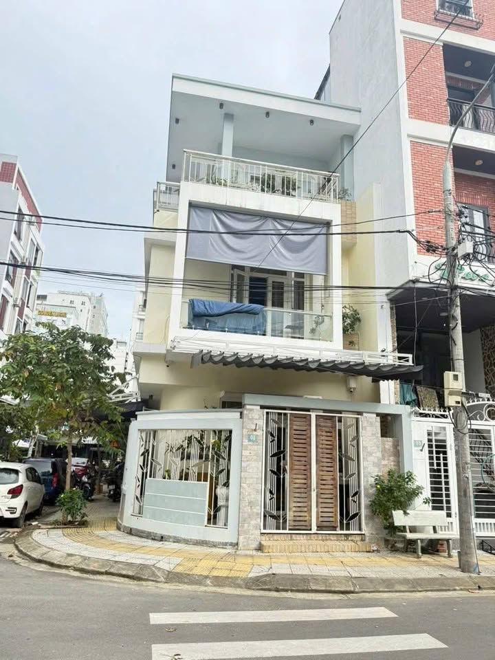 Bán nhà 3 tầng mặt tiền Sương Nguyệt Ánh, Đà Nẵng 102m² giá 20 tỷ - Vị trí đắc địa gần biển!