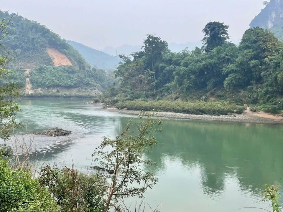 Đất Farm Mai Châu 1948m² giá 900 triệu - Bám sông hiếm có!