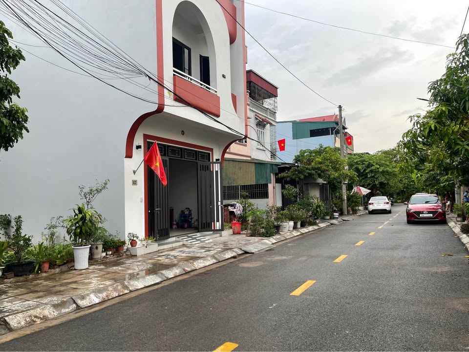 Bán nhà phường Hữu Nghị, Hòa Bình 98m² - Sẵn sàng ở ngay!