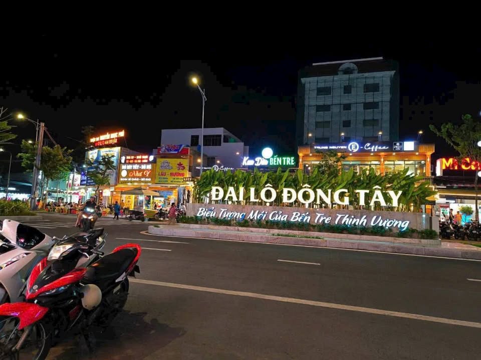 Bán FrontHouse mặt tiền Đại Lộ Đông Tây, 305m² giá 12.81 tỷ - Cơ hội kinh doanh vàng!