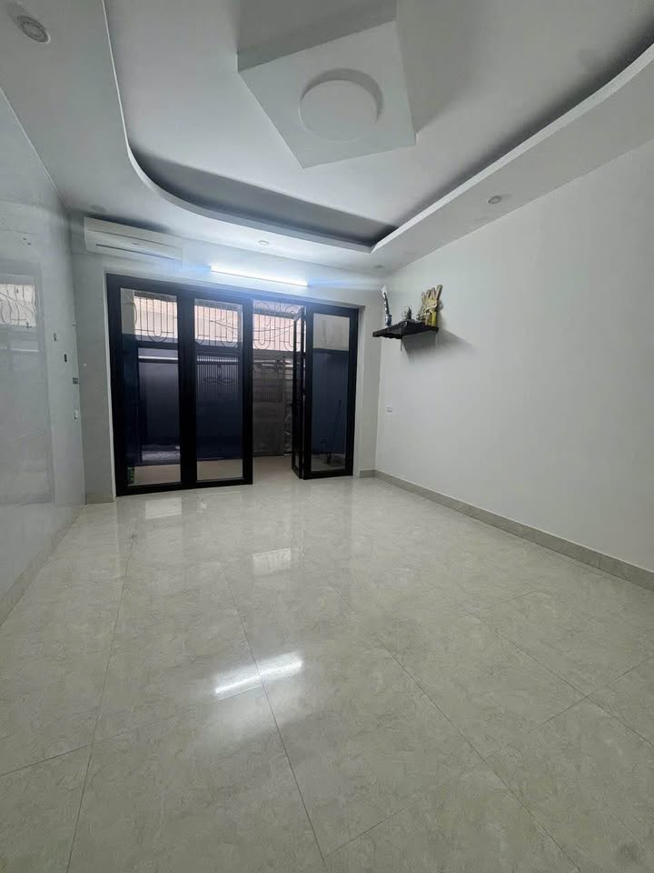 Nhà 3 tầng Đội Cung, Trường Thi 126m² giá 5 tỷ - Đầu tư sinh lời cao!