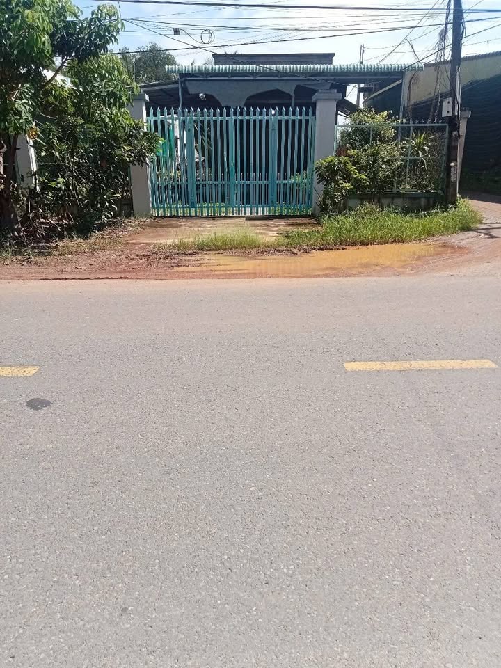 Nhà mặt tiền Đường Nhựa Lớn, Suối Đá, Dương Minh Châu 352m² giá 1.3 tỷ - Cơ hội đầu tư tuyệt vời!