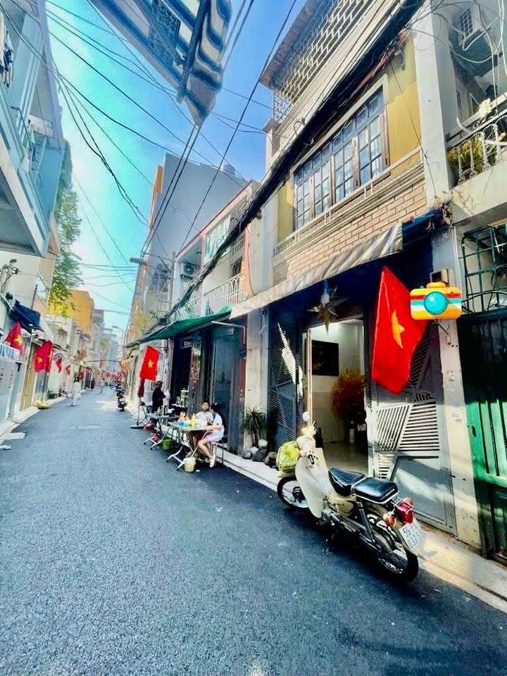 Townhouse Cư Xá Lữ Gia 77m² giá 8.99 tỷ - Nhà 3 tầng chính chủ, 6PN 5WC