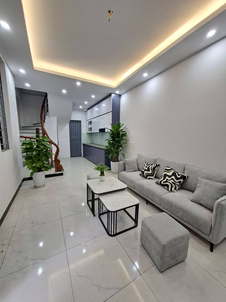 Nhà đẹp Tả Thanh Oai 33m² giá 5 tỷ - Sổ đỏ chính chủ, hỗ trợ ngân hàng!