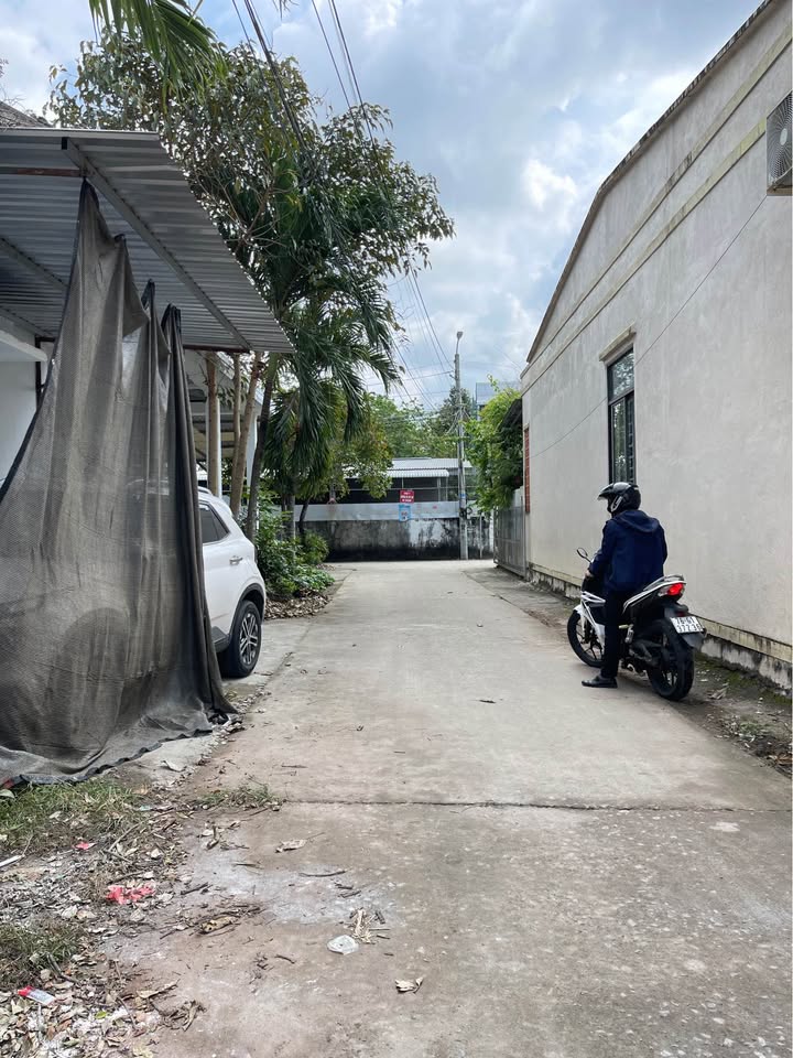 Nhà mái thái 426 Nguyễn Công Phương, Quảng Ngãi 120m² giá 1.9 tỷ - Sân ô tô thoáng mát!