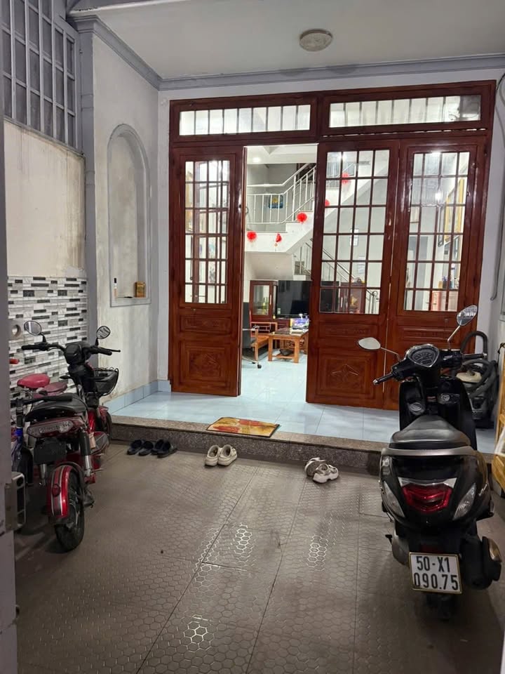 Nhà phố 1 trệt 1 lầu tại Phước Long B, Thủ Đức - Diện tích 96m², giá 8.6 tỷ - Chính chủ bán gấp!