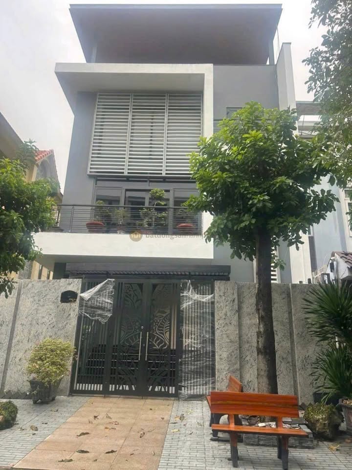 Nhà hầm 3 tầng tại An Phú, Thủ Đức, 200m² giá 55 tỷ - Đối diện công viên xanh mát!