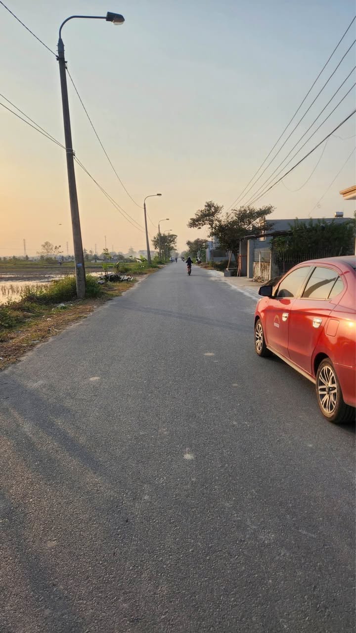 Lô đất Quảng Đông, Phường Quảng Phú 100m² giá 1.8 tỷ - Sổ đỏ chính chủ, thương lượng trực tiếp!