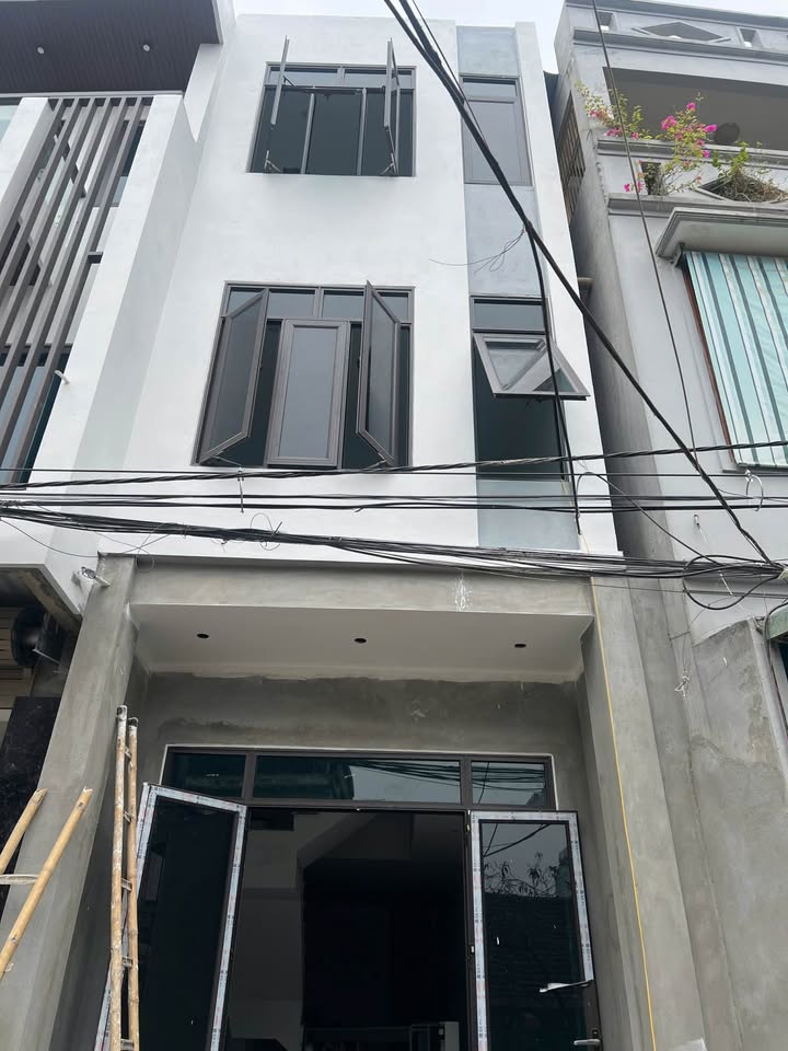 Nhà 3 tầng mới Khu Đỗ Hành, Lê Lai, 43m² giá 2.7 tỷ - Tiện ích đầy đủ ngay trung tâm!
