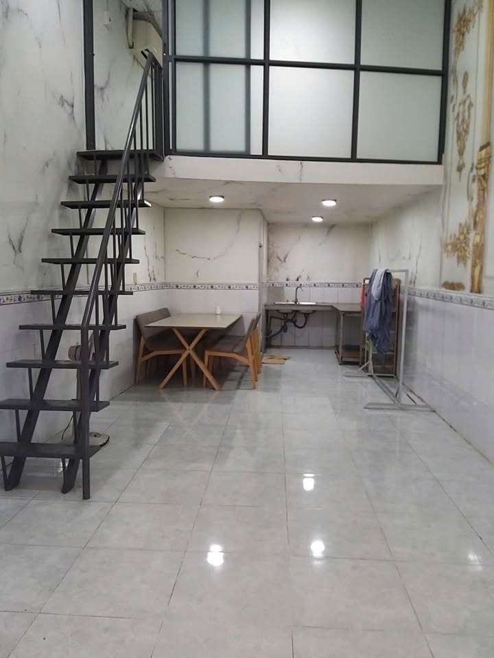 Nhà cho thuê 1 PN tại Phường Long Trường - Giá 4 triệu/tháng, hẻm xe hơi thuận tiện!