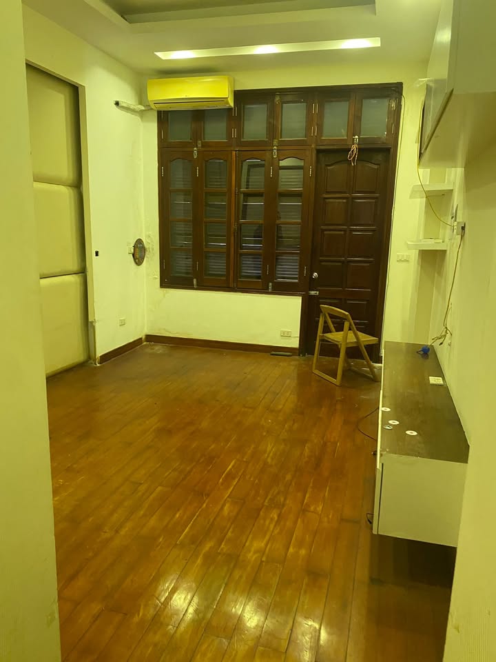 Nhà cho thuê Đỗ Quang, Trung Hòa, Cầu Giấy 175m² giá 24 triệu - Đường thông ô tô, vào ở ngay!