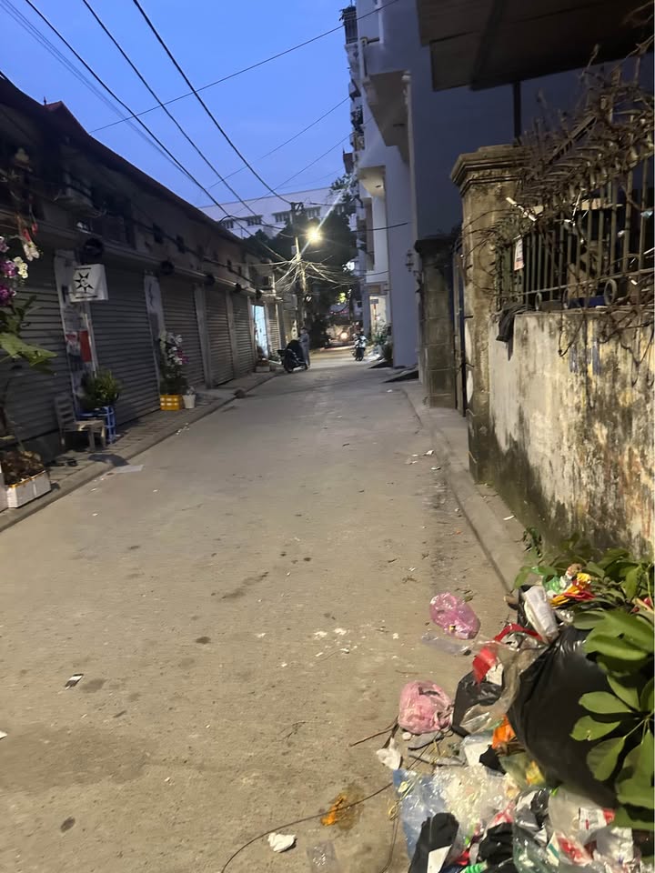 Nhà mặt tiền Sài Đồng 60m² giá nhỉnh 8 tỷ - Tiện ích bạt ngàn!