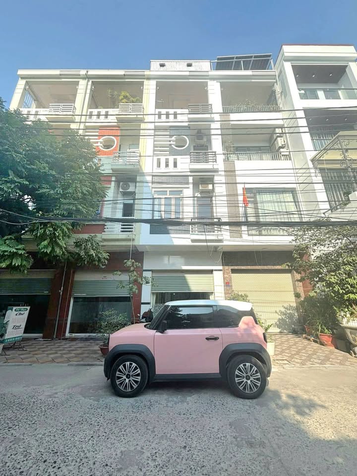 Nhà mặt phố Kiều Sơn - Văn Cao 82m² giá 7.6 tỷ - Kinh doanh đắc địa!