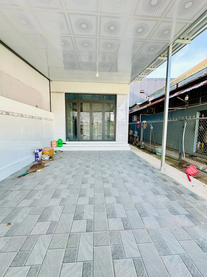 Nhà mặt tiền Lê Anh Xuân, Rạch Giá 2PN giá chỉ 5 triệu/tháng - Cơ hội tuyệt vời cho bạn!