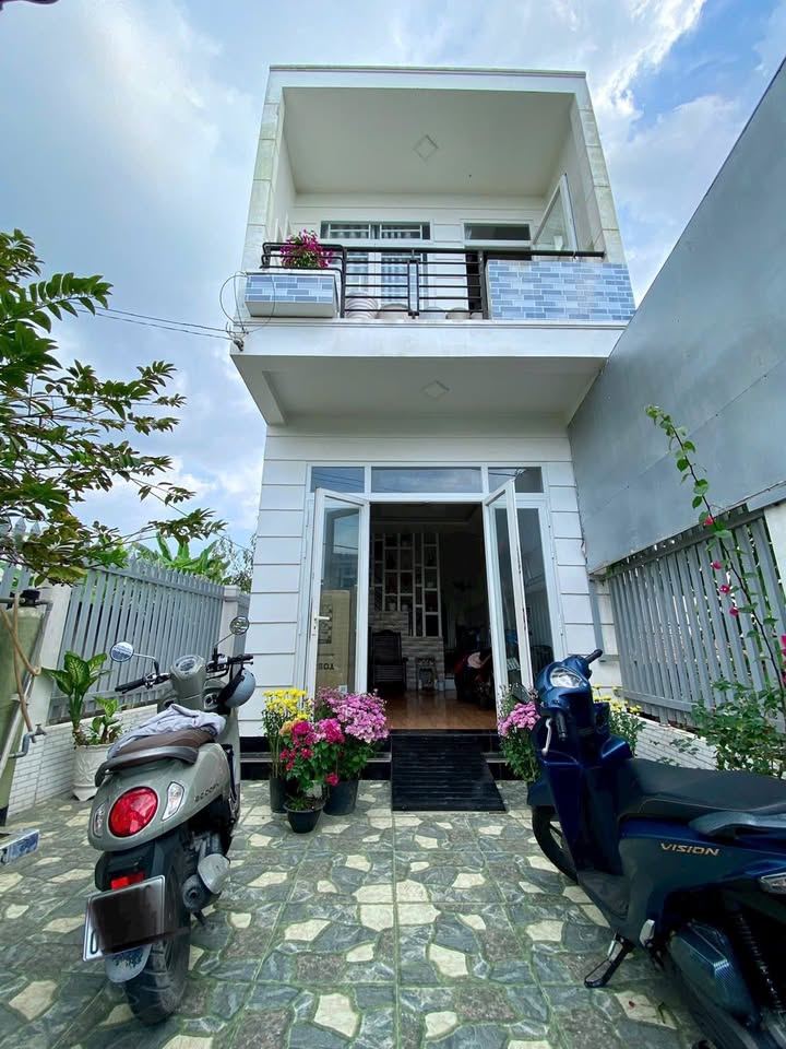 Nhà lầu mặt tiền nhựa Tân Mỹ Chánh cũ 90m² giá 2.3 tỷ - Chính chủ bán gấp!