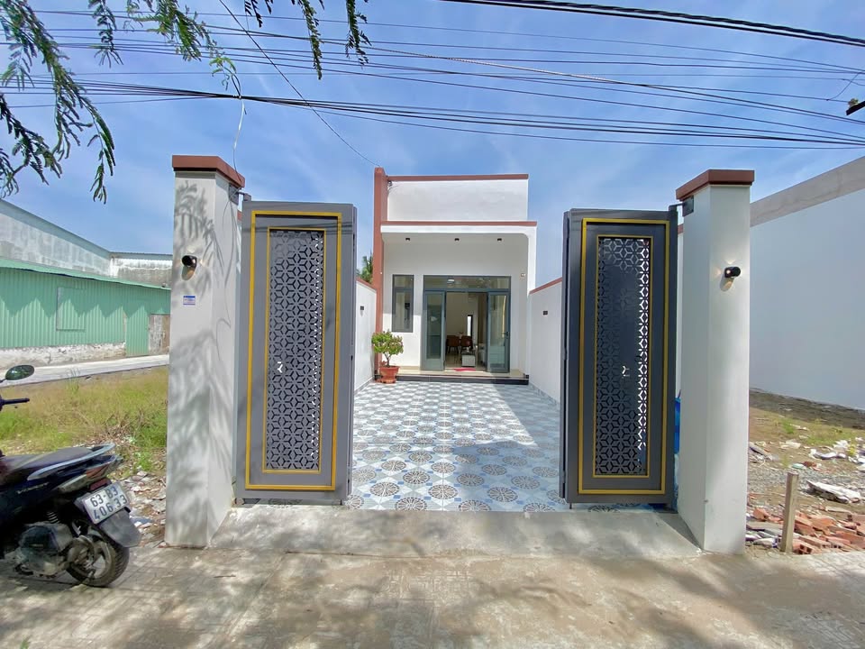 Nhà đẹp 120m² tại Khu phố Mỹ Hoà, Đồng Tháp giá 1.55 tỷ - Sân trước sau thoáng mát!