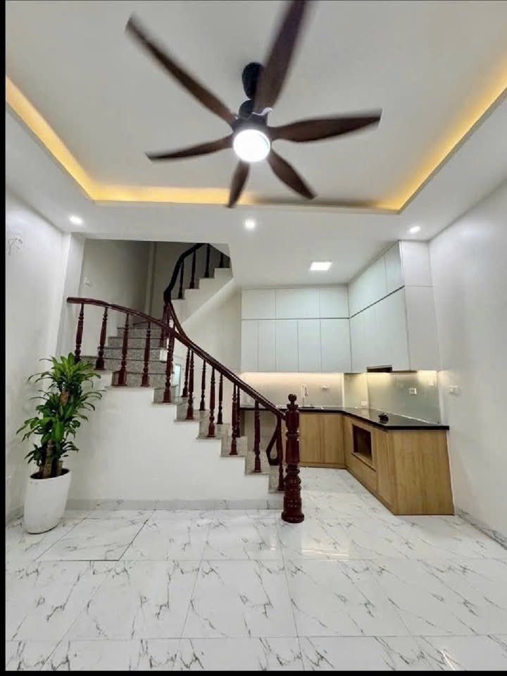 Nhà 4 tầng Yên Xá - Thanh Trì 30m² giá chỉ 6 tỷ - Vị trí đắc địa gần trường học!