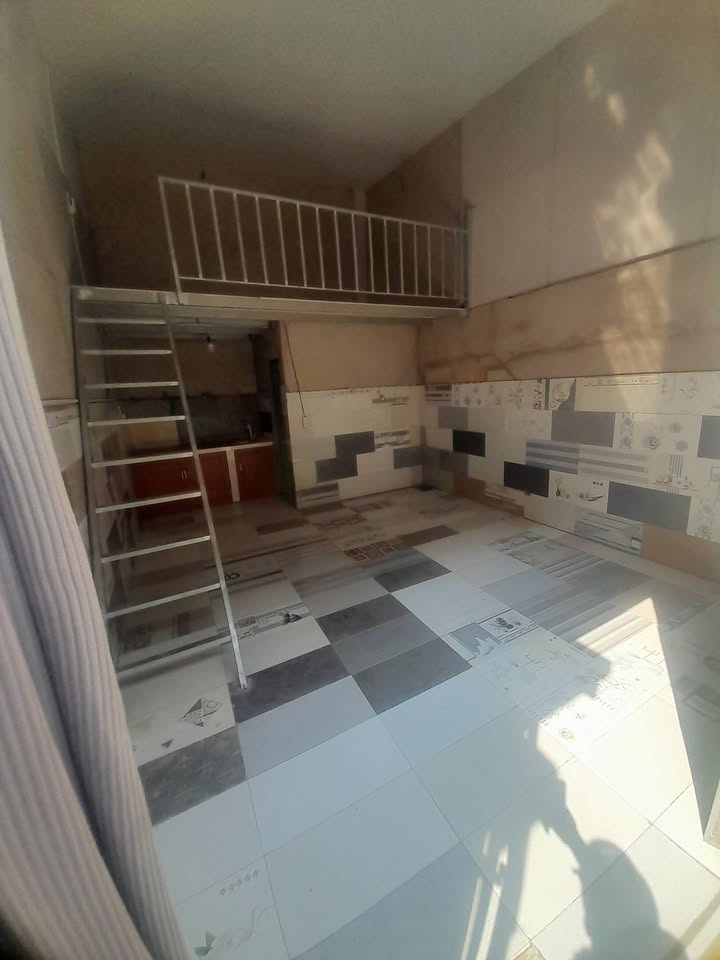 Nhà nhỏ cho thuê tại Đông Thạnh, Hóc Môn 32m² - Giá chỉ 1.7 triệu/tháng!