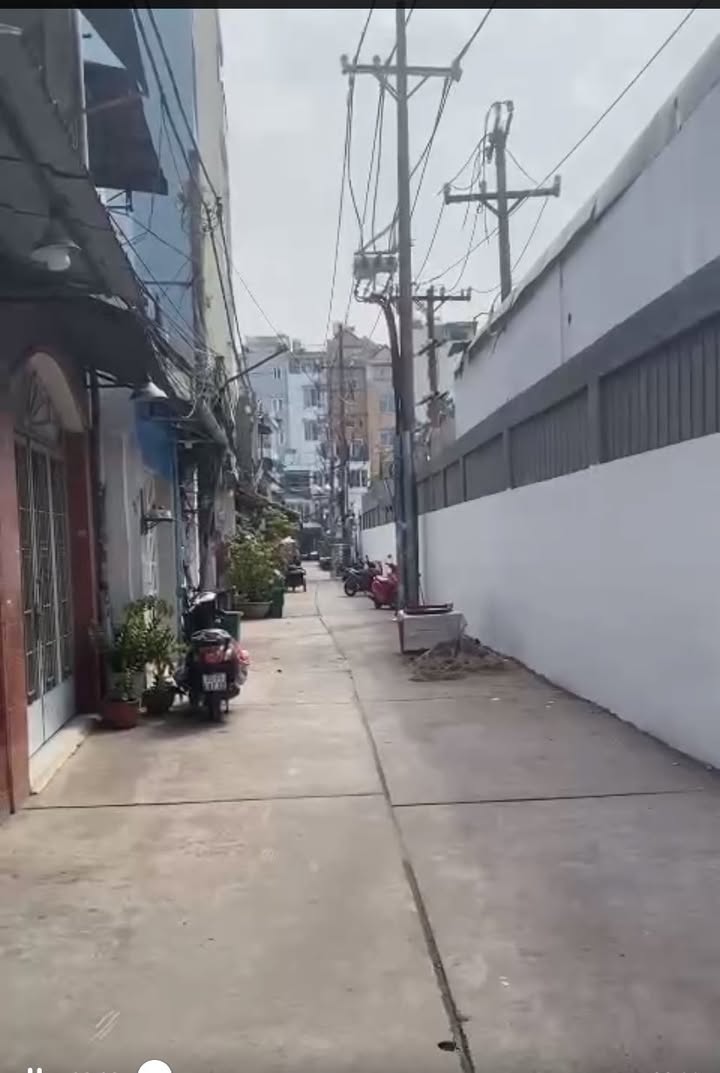 Nhà cho thuê 214/ Nguyễn Trãi, Quận 1, 73.5m² chỉ 9 triệu - Sẵn sàng vào ở ngay!