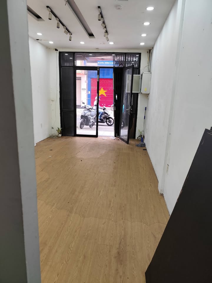 Nhà cho thuê Trần Minh Quyền Quận 10, diện tích 108m², giá 30 triệu - Không thể bỏ lỡ!