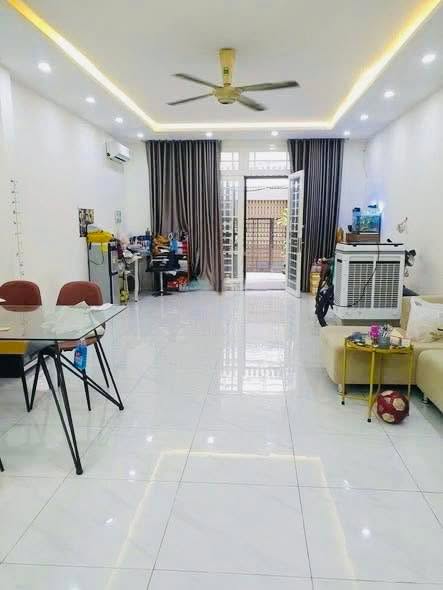 Nhà nguyên căn cho thuê hẻm xe hơi Trần Quang Diệu, Quận 3 - Phù hợp cho gia đình và văn phòng!