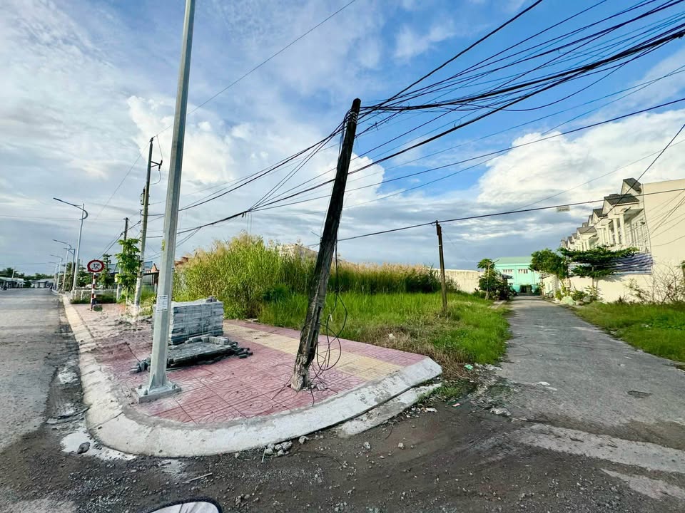 Đất nền mặt tiền đường Nguyễn Văn Nhung, Vĩnh Long 183m² - Cơ hội đầu tư tuyệt vời!