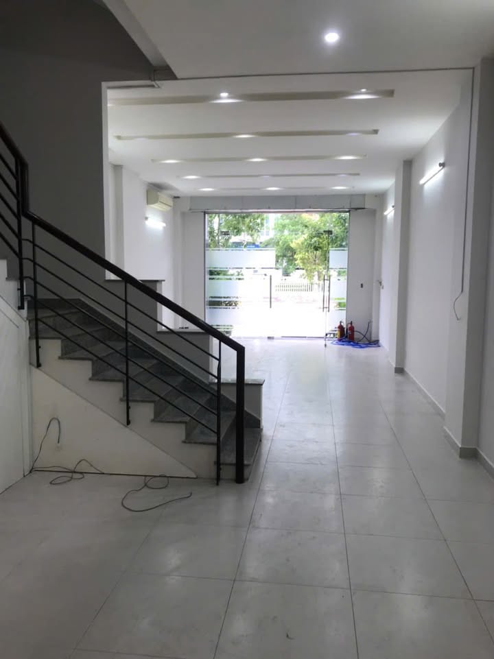 Nhà phố cho thuê tại Quận 2 - 100m² giá 55 triệu/tháng - Phù hợp cho văn phòng và kinh doanh