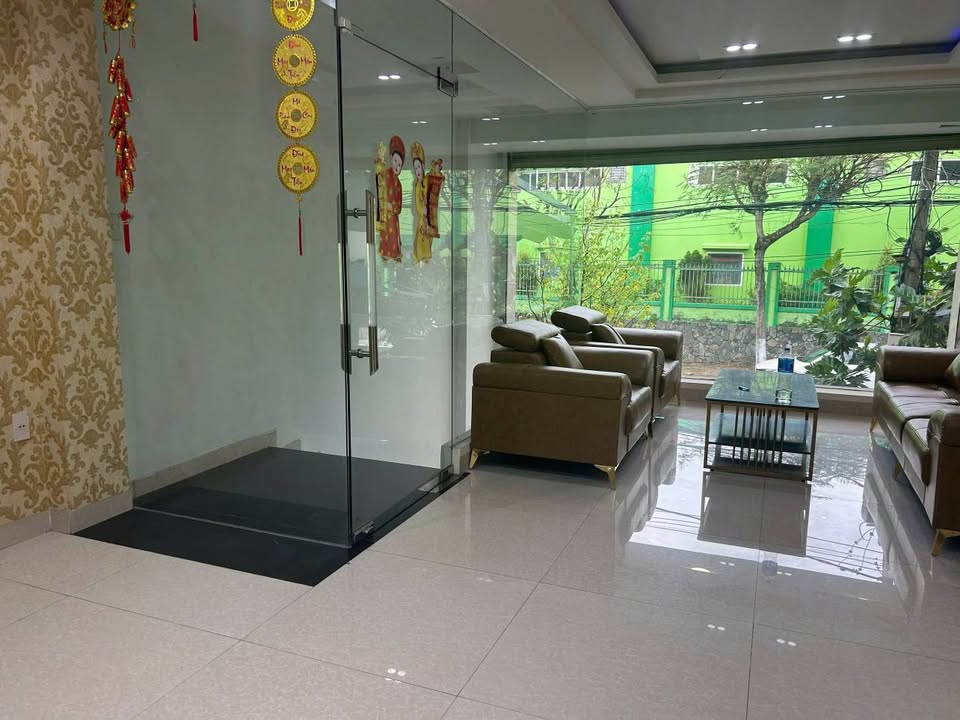 Nhà mặt tiền đường Phùng Hưng, Quận Liên Chiểu, 100m² - Cho thuê giá tốt!