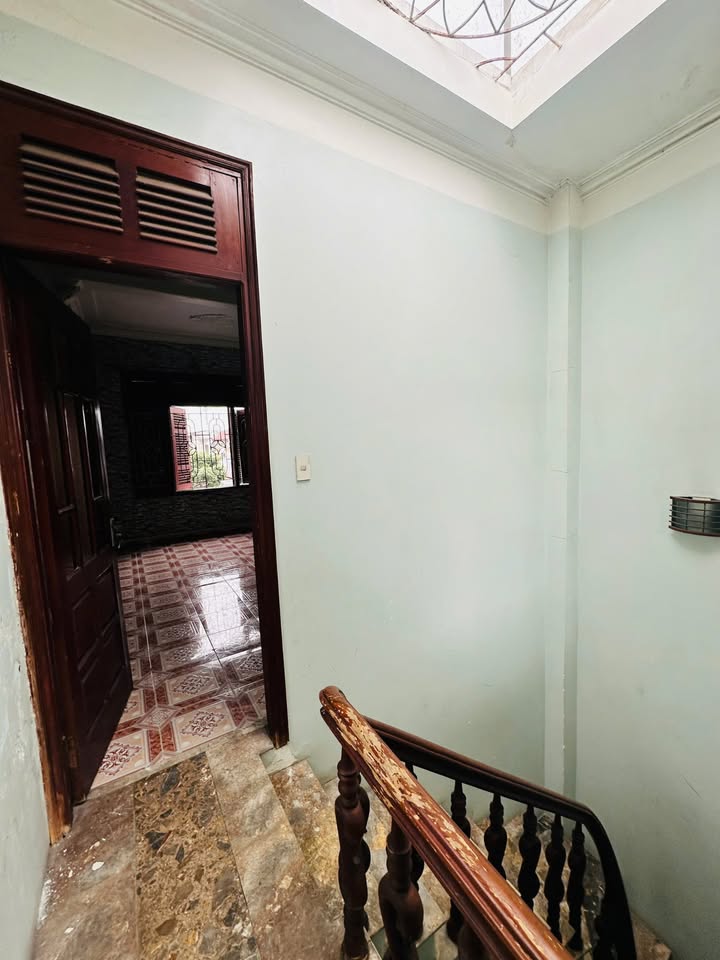 Nhà cho thuê 3.5 tầng ngõ 46 Lạch Tray 140m² giá 4.5 triệu - Không thể bỏ lỡ!