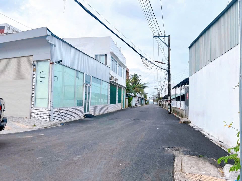 Đất nền Hẻm 170 Hoàng Quốc Việt, 81m² giá 2 tỷ - Sổ đỏ chính chủ, xây dựng tự do!