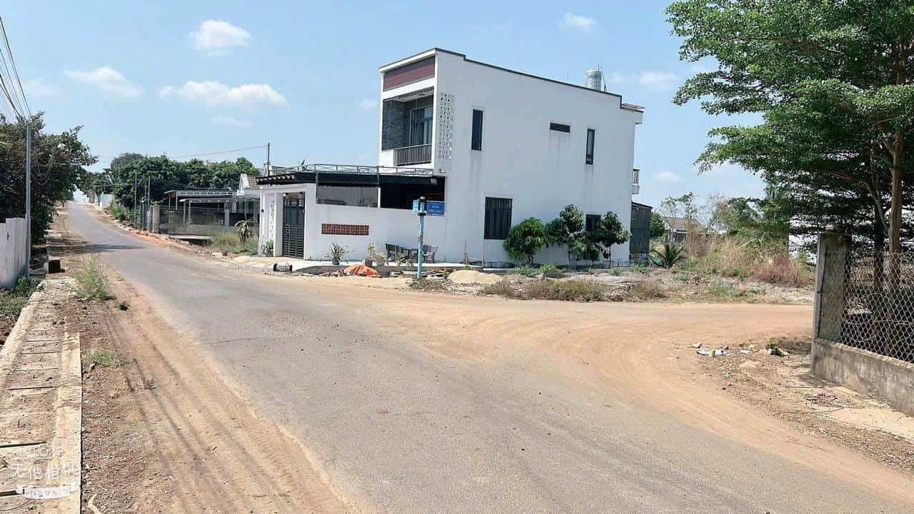 Đất thổ cư Xã Lỗ, Huyện Tân Lạc 142m² giá 950 triệu - Cơ hội đầu tư tuyệt vời!