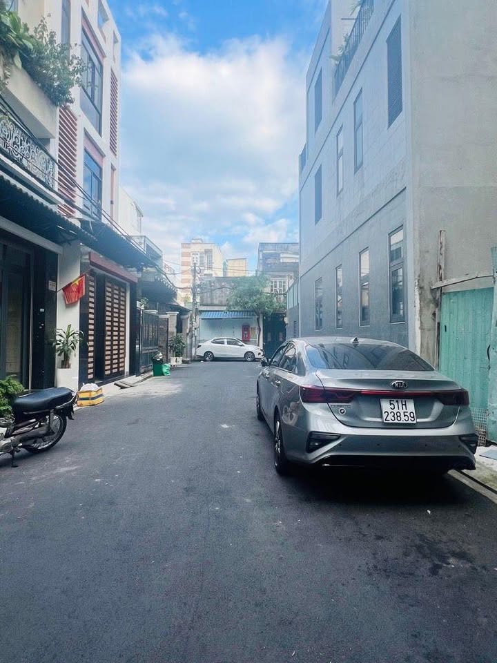 Nhà phố Phạm Văn Bạch, Tân Bình 80m² giá 6 tỷ - Ô tô vào tận nhà!