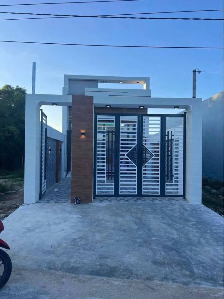 Nhà đẹp Xã Phước Hải, Huyện Đất Đỏ 120m² giá 2.25 tỷ - Thiết kế hiện đại, sẵn sàng vào ở!