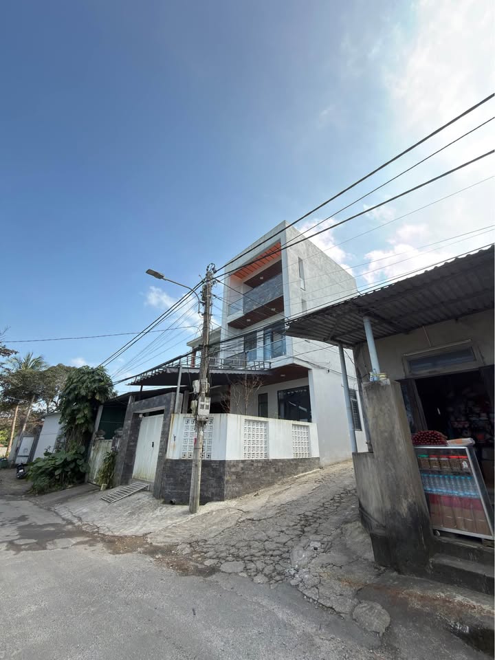 Nhà 2 tầng Võ Văn Kiệt 70m² giá 1.x tỷ - Vị trí cao, ít lụt!