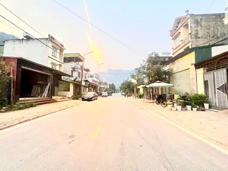 Đất nền Phùng Hưng mới 90m² giá 2 tỷ - Mặt tiền đẹp, vị trí đắc địa!