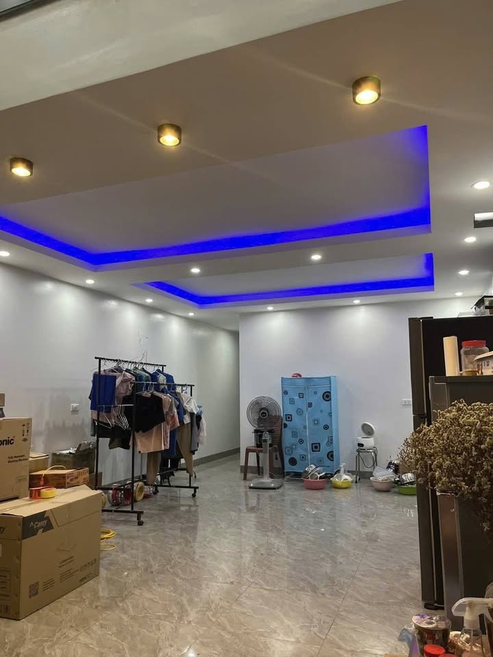 Nhà 3 tầng tại Tổ dân phố 4, Hòa Mạc, 96m² - Mặt tiền thoáng mát bên sông!